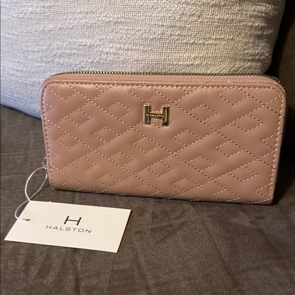 NWT-Halston Heritage Rose Quilted Women's Wallet